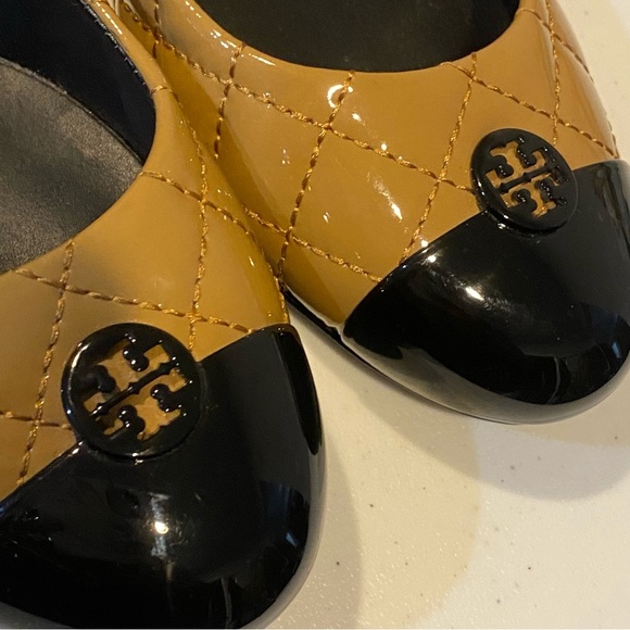 TORY BURCH Kaitlin Camel Quilted Patent Leather Pumps - Picture 2 of 15